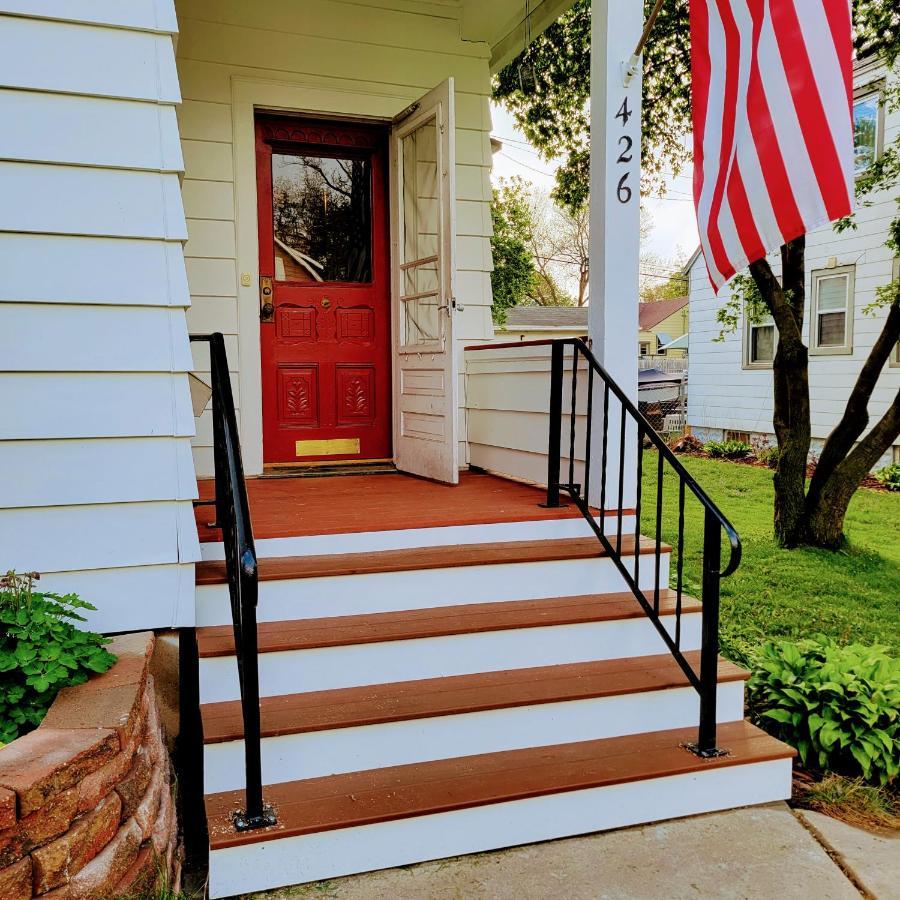 Charming Restored 1891 House Fort Atkinson ภายนอก รูปภาพ